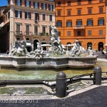 Neptunbrunnen auf dem Piazza Navona in Rom, Gesamtansicht