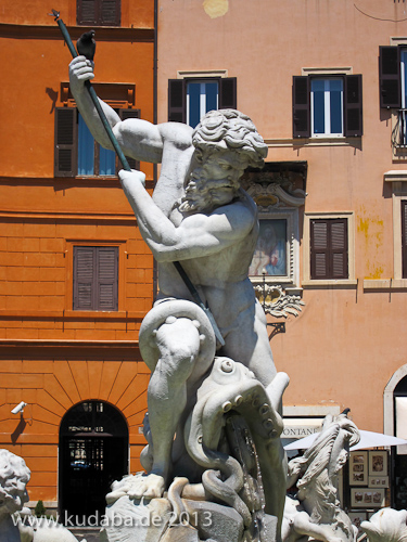 Neptunbrunnen auf dem Piazza Navona in Rom, Ansicht des Neptuns mit dem Oktopus
