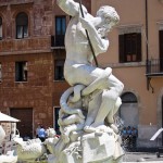 Neptunbrunnen auf dem Piazza Navona in Rom, Ansicht des Neptuns mit dem Oktopus