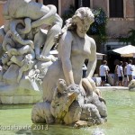 Neptunbrunnen auf dem Piazza Navona in Rom, Ansicht einer Nixe