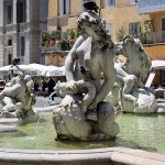 Neptunbrunnen auf dem Piazza Navona in Rom, Ansicht einer Nixe