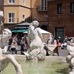 Neptunbrunnen auf dem Piazza Navona in Rom, Ansicht einer Nixe