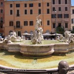 Neptunbrunnen auf dem Piazza Navona in Rom, Gesamtansicht