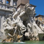 Vierströmebrunnen auf der Piazza Navona in Rom, Ansicht des Sockels