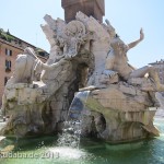 Vierströmebrunnen auf der Piazza Navona in Rom, Ansicht des Sockels