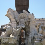 Vierströmebrunnen auf der Piazza Navona in Rom, Ansicht des Sockels