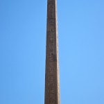 Vierströmebrunnen auf der Piazza Navona in Rom, Ansicht des Obelisken mit Gravuren in Hyroglyphenschrift