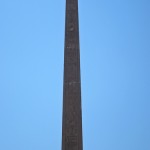 Vierströmebrunnen auf der Piazza Navona in Rom, Ansicht des Obelisken mit Gravuren in Hyroglyphenschrift