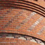 Werkstor der ehemaligen Borsigwerke in Berlin-Tegel von den Architekten Konrad Reimer und Friedrich Körte aus dem Jahr 1898 im historistischen Stil