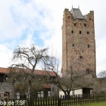 "Grauer Turm" in Fritzlar, höchster noch erhaltener Wehrturm in Deutschland (38 m) zwischen 1238 und 1274 errichtet