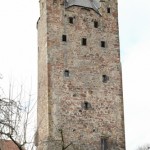 "Grauer Turm" in Fritzlar, höchster noch erhaltener Wehrturm in Deutschland (38 m) zwischen 1238 und 1274 errichtet