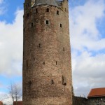"Grauer Turm" in Fritzlar, höchster noch erhaltener Wehrturm in Deutschland (38 m) zwischen 1238 und 1274 errichtet