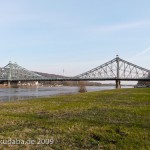 Die über die Elbe führende Brücke "Blaues Wunder" in Dresden (Loschwitzer Brücke) aus den Jahren 1891-1893 von C. Coepke und H. M. Krüger