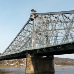 Die über die Elbe führende Brücke "Blaues Wunder" in Dresden (Loschwitzer Brücke) aus den Jahren 1891-1893 von C. Coepke und H. M. Krüger