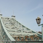 Die über die Elbe führende Brücke "Blaues Wunder" in Dresden (Loschwitzer Brücke) aus den Jahren 1891-1893 von C. Coepke und H. M. Krüger