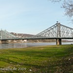 Die über die Elbe führende Brücke "Blaues Wunder" in Dresden (Loschwitzer Brücke) aus den Jahren 1891-1893 von C. Coepke und H. M. Krüger