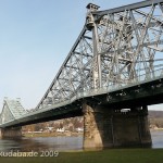 Die über die Elbe führende Brücke "Blaues Wunder" in Dresden (Loschwitzer Brücke) aus den Jahren 1891-1893 von C. Coepke und H. M. Krüger