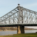 Die über die Elbe führende Brücke "Blaues Wunder" in Dresden (Loschwitzer Brücke) aus den Jahren 1891-1893 von C. Coepke und H. M. Krüger