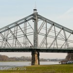 Die über die Elbe führende Brücke "Blaues Wunder" in Dresden (Loschwitzer Brücke) aus den Jahren 1891-1893 von C. Coepke und H. M. Krüger