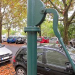 Wasserpumpe bzw. Schwengelpumpe Bredtschneiderstraße in der Nähe des ZOB in Berlin-Charlottenburg