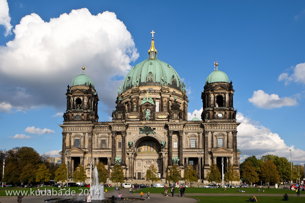 Der Berliner Dom auf der Spreeinsel in Berlin-Mitte, erbaut von Julius Raschdorff in den Jahren 1894 und 1905