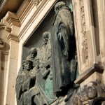 Relief Luther mit Reformatoren an der Westfassade des Berliner Doms auf der Spreeinsel in Berlin-Mitte von Johannes Götz