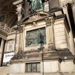 Relief Luther mit Reformatoren an der Westfassade des Berliner Doms auf der Spreeinsel in Berlin-Mitte von Johannes Götz