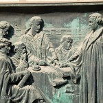 Relief Luther mit Reformatoren an der Westfassade des Berliner Doms auf der Spreeinsel in Berlin-Mitte von Johannes Götz