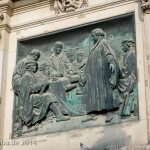 Relief Luther mit Reformatoren an der Westfassade des Berliner Doms auf der Spreeinsel in Berlin-Mitte von Johannes Götz