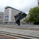 Die Skulptur Die Flamme stammt von dem Bildhauer Bernhard Heiliger aus den Jahren 1962-63 und steht am Ernst-Reuter-Platz vor Gebäuden der TU Berlin