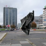 Die Skulptur Die Flamme stammt von dem Bildhauer Bernhard Heiliger aus den Jahren 1962-63 und steht am Ernst-Reuter-Platz vor Gebäuden der TU Berlin