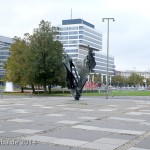 Die Skulptur Die Flamme stammt von dem Bildhauer Bernhard Heiliger aus den Jahren 1962-63 und steht am Ernst-Reuter-Platz vor Gebäuden der TU Berlin