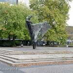 Die Skulptur Die Flamme stammt von dem Bildhauer Bernhard Heiliger aus den Jahren 1962-63 und steht am Ernst-Reuter-Platz vor Gebäuden der TU Berlin