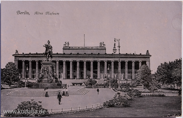 Historische Postkarte mit Ansicht des Alten Museums am Lustgarten in Berlin-Mitte auf der Spreeinsel (Museumsinsel), die als Feldpost 1917 von Berlin nach Bortfeld bei Braunschweig verschickt worden ist