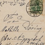 Historische, kolorierte Postkarte mit der Abbildung des Berliner Zentrums mit Stadtschloss, Dom sowie Wohn- und Geschäftsblöcken vom Roten Rathaus aus betrachtet. Die Karte wurde am 14.1.2014 versendet.