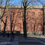 Die Neue Wache an der Prachtstraße Unter den Linden in Berlin-Mitte wurde von Karl Friedrich Schinkel gestaltet und zwischen 1816 und 1818 als Wachhaus für die Wache des Königs und als Gedenkstätte für die Befreiungskriege (1813 - 1815) gegen Napoleon Bonaparte errichtet. Heute ist sie Zentrale Gedenkstätte der Bundesrepublik Deutschland für die Opfer von Krieg und Gewaltherrschaft.
