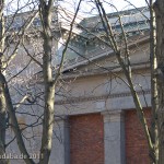 Die Neue Wache an der Prachtstraße Unter den Linden in Berlin-Mitte wurde von Karl Friedrich Schinkel gestaltet und zwischen 1816 und 1818 als Wachhaus für die Wache des Königs und als Gedenkstätte für die Befreiungskriege (1813 - 1815) gegen Napoleon Bonaparte errichtet. Heute ist sie Zentrale Gedenkstätte der Bundesrepublik Deutschland für die Opfer von Krieg und Gewaltherrschaft.