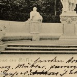 Historische Postkarte mit der Abbildung des Denkmals Albrecht II. an der ehemaligen Siegesallee (Denkmalgruppe 4) im Großen Tiergarten in Berlin, die am 20.7.1900 von Berlin nach Frankfurt am Main versendet wurde.