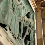 Relief Luther auf Reichstag in Worms von Gerhard Janensch 1904 an der Westfassade des Berliner Doms linker Hand vom Hauptportal