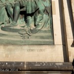 Relief Luther auf Reichstag in Worms von Gerhard Janensch 1904 an der Westfassade des Berliner Doms linker Hand vom Hauptportal