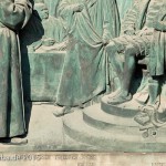 Relief Luther auf Reichstag in Worms von Gerhard Janensch 1904 an der Westfassade des Berliner Doms linker Hand vom Hauptportal