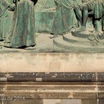 Relief Luther auf Reichstag in Worms von Gerhard Janensch 1904 an der Westfassade des Berliner Doms linker Hand vom Hauptportal