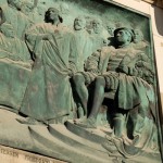 Relief Luther auf Reichstag in Worms von Gerhard Janensch 1904 an der Westfassade des Berliner Doms linker Hand vom Hauptportal