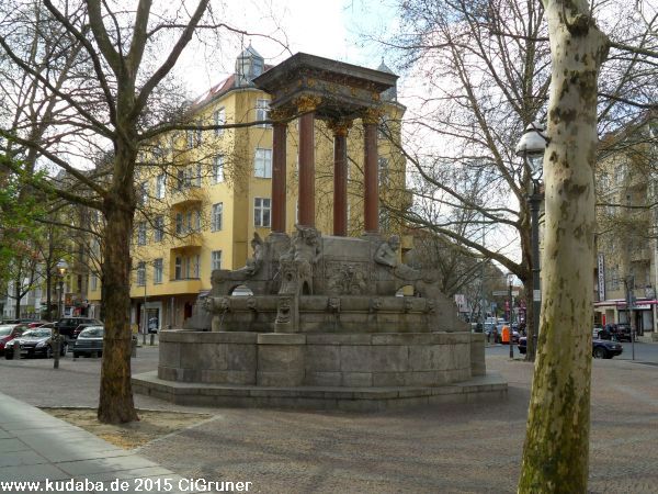 St. Georg-Brunnen in Berlin-Charlottenburg (3/41)