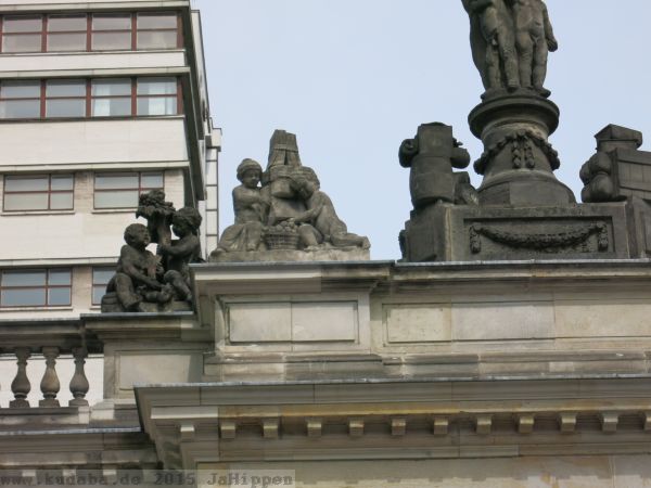Königskolonnaden von Carl von Gontard im Kleistpark in Berlin-Schöneberg