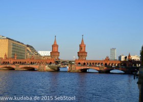 Oberbaumbrücke über die Spree in Berlin-Friedrichshain-Kreuzberg von Otto Stahn