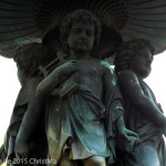 Brunnen „Wrangelbrunnen“ in Kreuzberg von Hugo Hagen, Baujahr 1877, nördliche Detailansicht der Putten