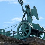 Die Quadriga auf dem Brandenburger Tor in Berlin-Mitte aus getriebenem und gegossenem Kupfer stammt von Johann Gottfried Schadow aus den Jahren 1790 - 1795 (1793)