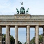 Die Quadriga auf dem Brandenburger Tor in Berlin-Mitte aus getriebenem und gegossenem Kupfer stammt von Johann Gottfried Schadow aus den Jahren 1790 - 1795 (1793)