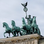 Die Quadriga auf dem Brandenburger Tor in Berlin-Mitte aus getriebenem und gegossenem Kupfer stammt von Johann Gottfried Schadow aus den Jahren 1790 - 1795 (1793)